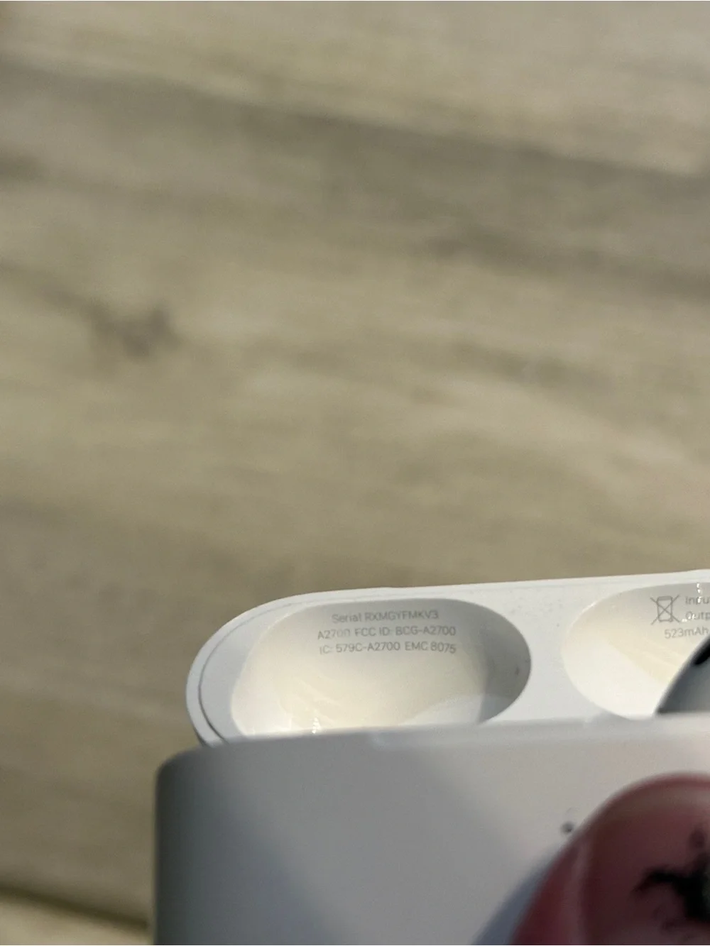 Apple AirPods Pro 2nd Generation with MagSafe/Lightning charging case A2700